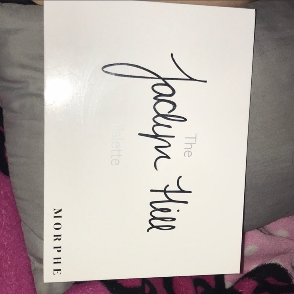 Jaclyn hill 38 eyeshadow palette